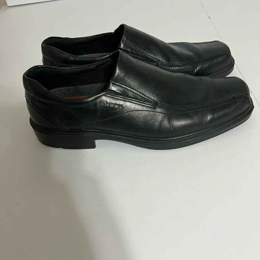ECCO Men's Classic Black Leather Loafers